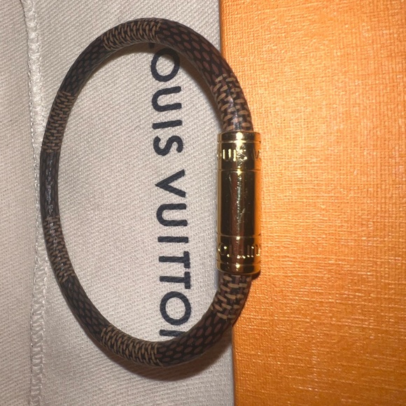 Louis Vuitton Keep it bracelet - Picture 7 of 7